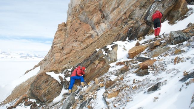 The BGR team in the field - © International Polar Foundation - René Robert