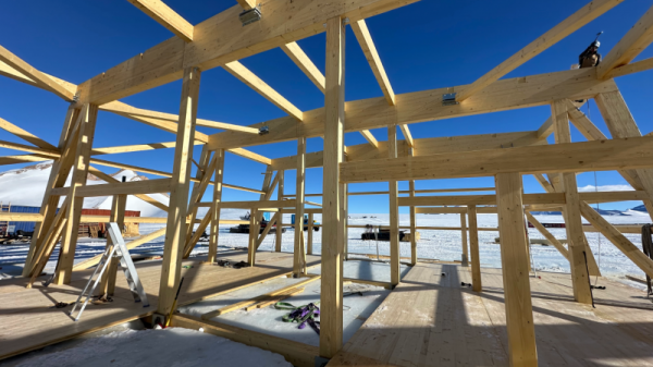 New Hangar Winter Park - &copy; International Polar Foundation