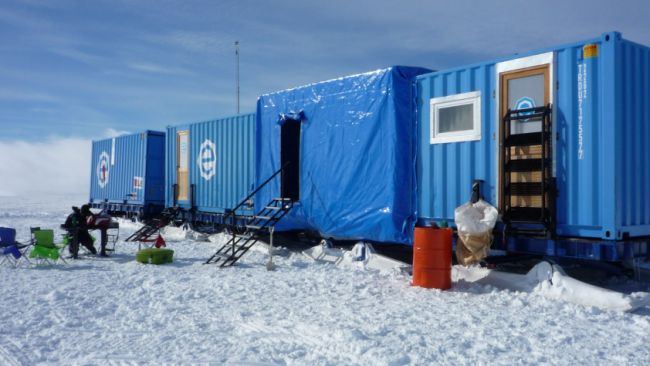 The Camp at Derwael Ice Rise - © International Polar Foundation/Alain Hubert