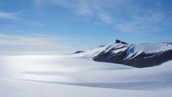 Vesthaugen Nunatak, where the new Andromeda Earth Obsservatory will be built - &copy; International Polar Foundation