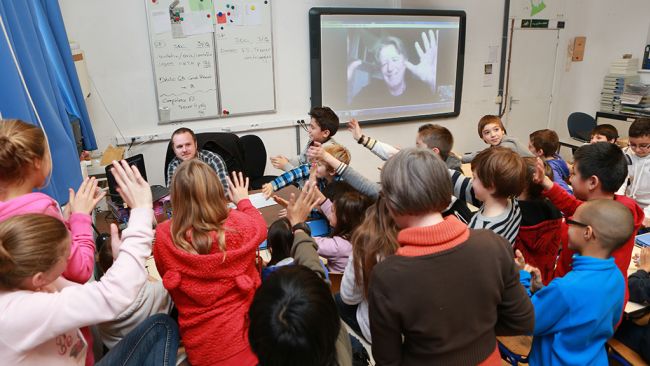 School children speak live to Antarctic scientists - © Commune Woluwe Saint Pierre