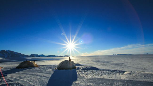 The sun can be very intense in Antarctica - © International Polar Foundation / Koen Meirlaen