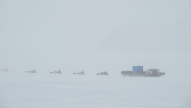 Guiding the Japanese geologists through the white-out - © International Polar Foundation