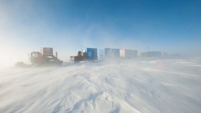 Convoy on the Antarctic plateau - © International Polar Foundation