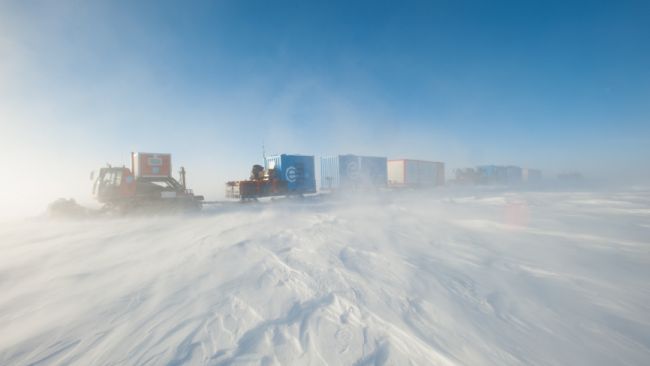 Convoy on the Antarctic plateau - © International Polar Foundation