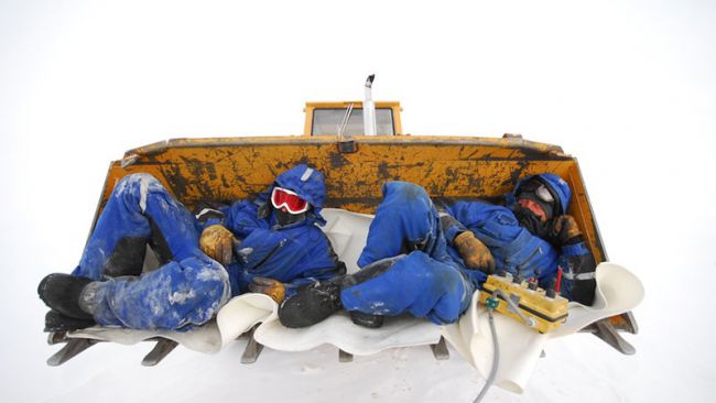 A Break Away from the Wind - © International Polar Foundation