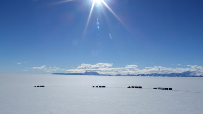 All Prinoths heading for the coast to meet the Mary Arctica - © International Polar Foundation