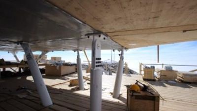 EPDM Sheet Under Wooden Floor - Copyright: International Polar Foundation - © International Polar Foundation