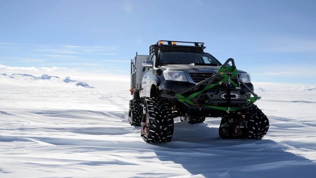 One of the Toyota Hiluxes - © Jos Van Hemelrijck / International Polar Foundation