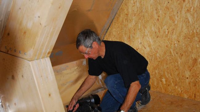 Jacques Touchette Working Inside the Station - © International Polar Foundation