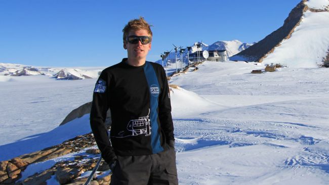 Koen posing in front of the station - © International Polar Foundation