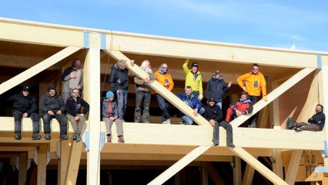 The Princess Elisabeth team takes a short break to take a group photo. - © International Polar Foundation