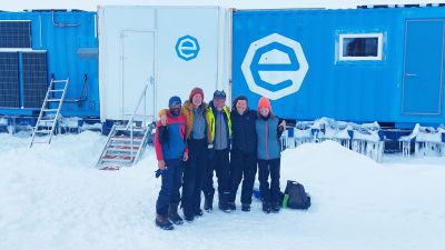 Mass2Ant project team in the field - © International Polar Foundation
