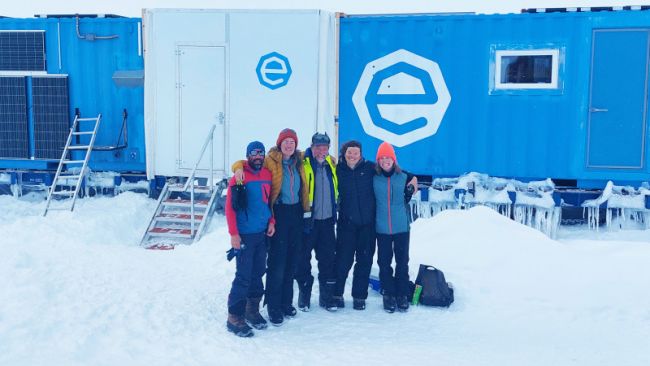 Mass2Ant project team in the field - © International Polar Foundation