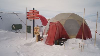 Medical Centre - Copyright: International Polar Foundation - © International Polar Foundation