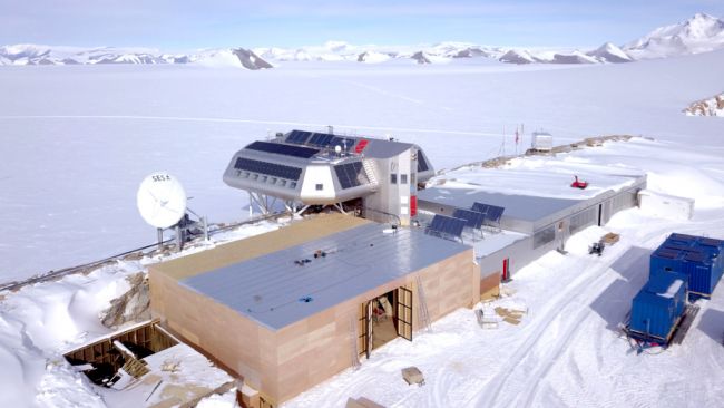 Outside of the new garage as it nears completion - © International Polar Foundation