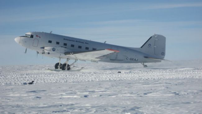 Plane Landed - Copyright: International Polar Foundation - © International Polar Foundation