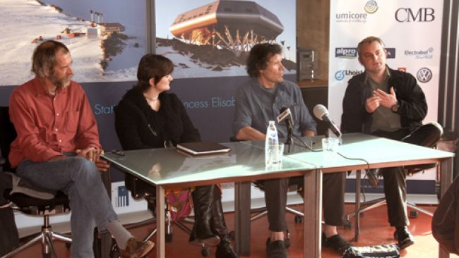 Bernard Polet, Sabine Laruelle, Alain Hubert, Johan Berte - © International Polar Foundation