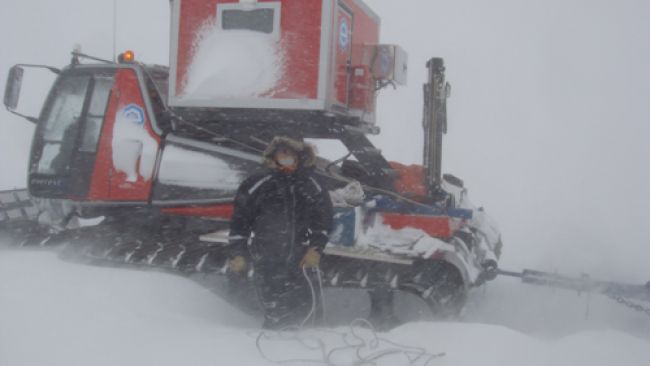 Prinoth in Storm - Copyright: Alain Hubert / International Polar Foundation - © International Polar Foundation