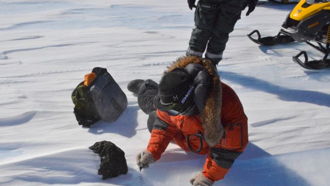 Scientists discover 18kg meteorite in East Antarctica - © International Polar Foundation