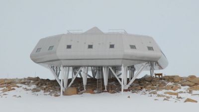 Backside of the Princess Elisabeth Station - © International Polar Foundation