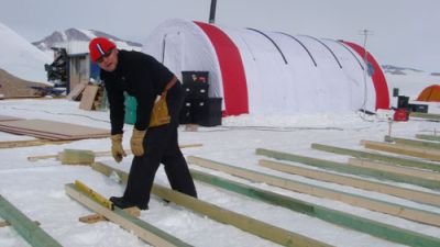 Stéphan Dubois at Utsteinen Building Site - Copyright: International Polar Foundation - © International Polar Foundation