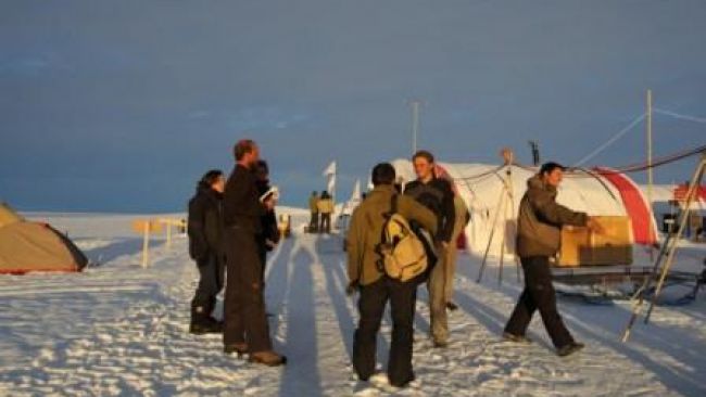 Welcoming the Traverse Team - Copyright: International Polar Foundation - © International Polar Foundation
