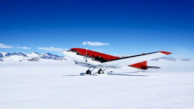 The Kenn Borek Basler arrives at the Princess Elisabeth Airstrip with scientific equipment, Japanese scientists, and chief engineer Pierre Dumont. - © International Polar Foundation