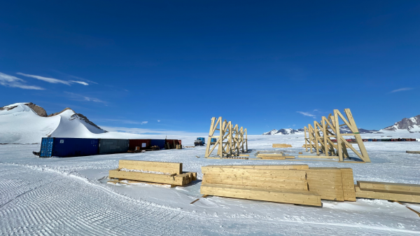 All materials and tools are prepared on site to continue the hangar’s structural build. - &copy; International Polar Foundation