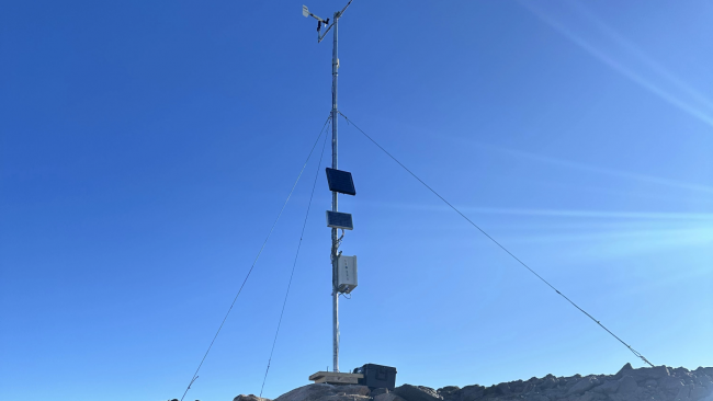 Installing a New AWS at Vesthaugen Nunatak