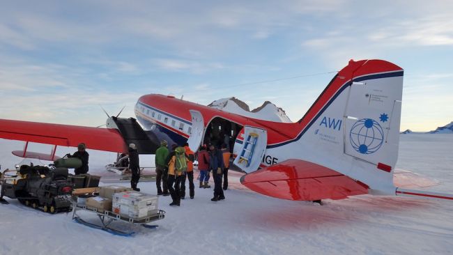 Arrival of the scientists in Crown Bay aboard their fully equipped Basler plane. - © International Polar Foundation