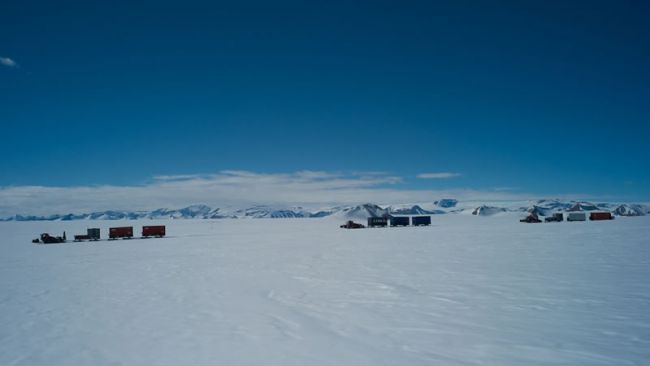 The Mary Arctica and the Shirase at Crown Bay