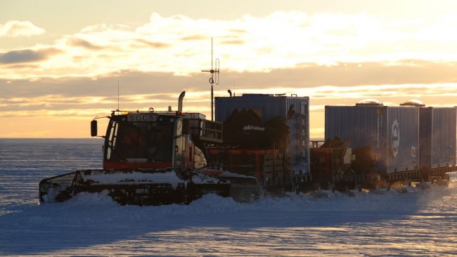 The convoy is heading for the coast for the BELISSIMA measurements campaign - © International Polar Foundation