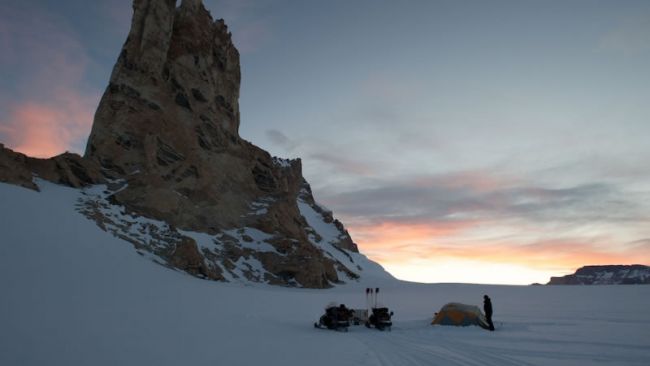 The base camp of the team at the bottom of Tarnet Peak - © René Robert / IPF