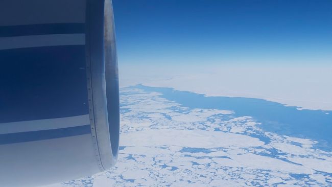 The first glimpses of Antarctica from the Ilyushin the BELARE team takes from Cape Town to Novo Station at the coast of East Antarctica. - © International Polar Foundation