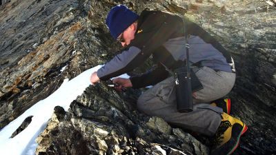 The BGR team into the field - © International Polar Foundation - RenĂ© Robert