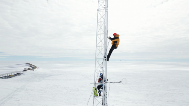 Climbing Antenna at PEA for EPFL-CRYOS project