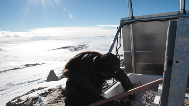 Studying Antarctic ice mass balance and solar activity at the Royal Observatory of Belgium