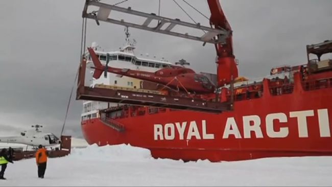 Helicopters: unloading and first flight