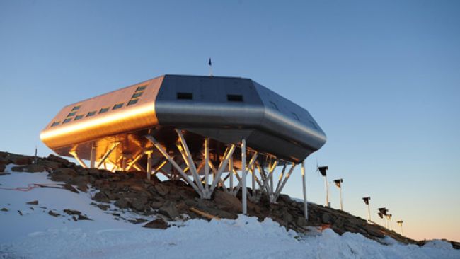 The Construction of the Princess Elisabeth Station