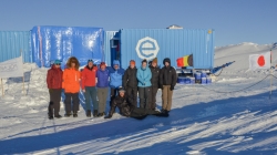 The Samba team: Takashi Mikouchi, Akira Yamaguchi, Christophe Berclaz, Yukihisa Akada, Naoya Imae, Vinciane Debaille, Nadia Van Roosbroek, Wendy Debouge, Geneviève Hublet, and Harry Zekollari (front) - International Polar Foundation