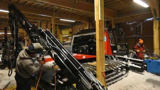 Mechanics at work - International Polar Foundation