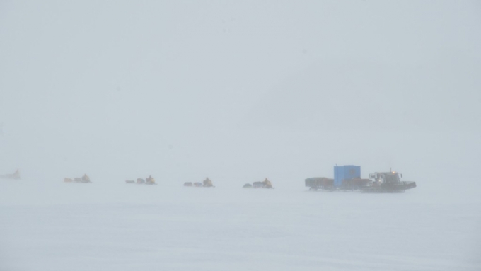 Guiding the Japanese geologists through the white-out - International Polar Foundation