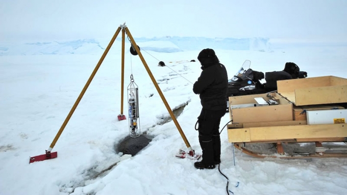 Dr Katherine Leonard taking a 820 m deep CTD measurment - International Polar Foundation