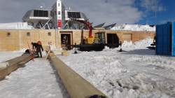 Wooden beams for the new entrance hall - International Polar Foundation
