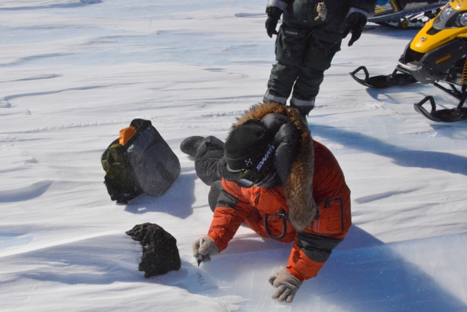 Scientists discover 18kg meteorite in East Antarctica - International Polar Foundation