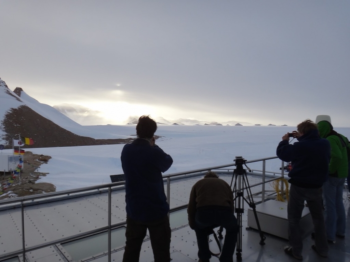 Utsteinen on the 31st: a magic light. - International Polar Foundation
