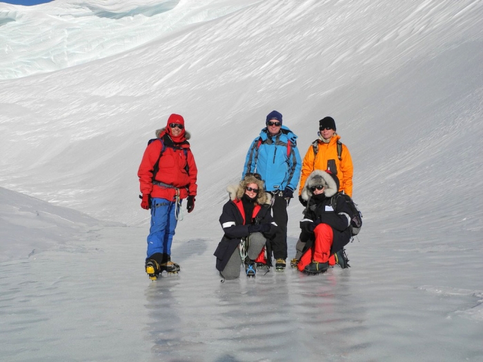 The German BGR team on a windscoop. - International Polar Foundation