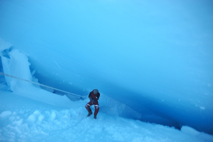 This is what it looks like inside the crevasse - International Polar Foundation