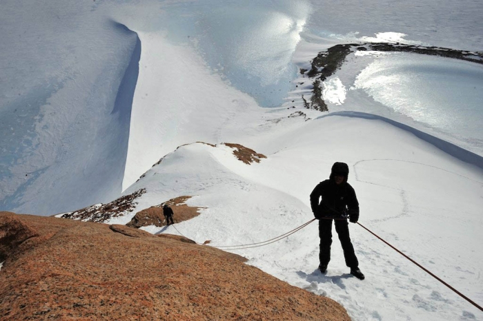 Rapelling on the way down - International Polar Foundation